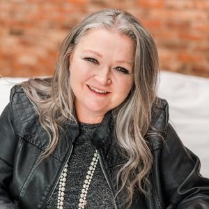 Meet your Posher, Sharon